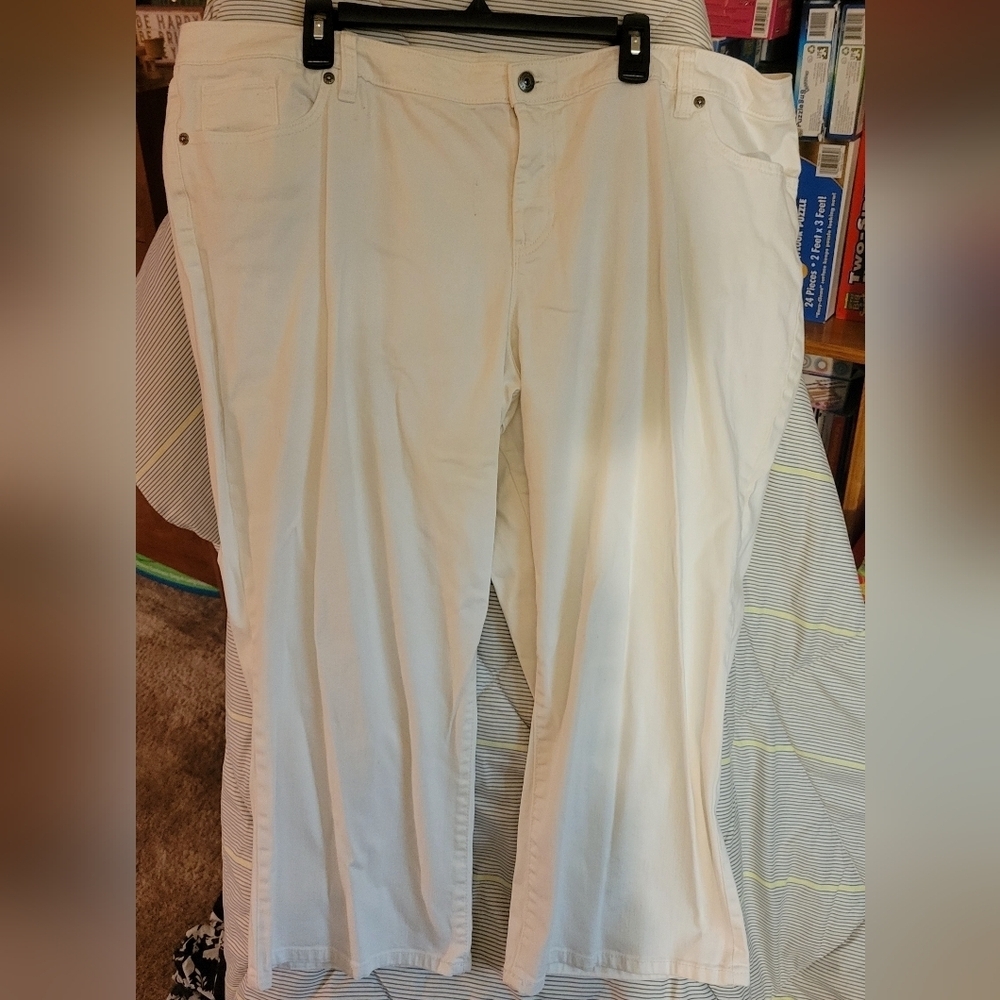 APT 9 Cropped Flare 24W White Jeans